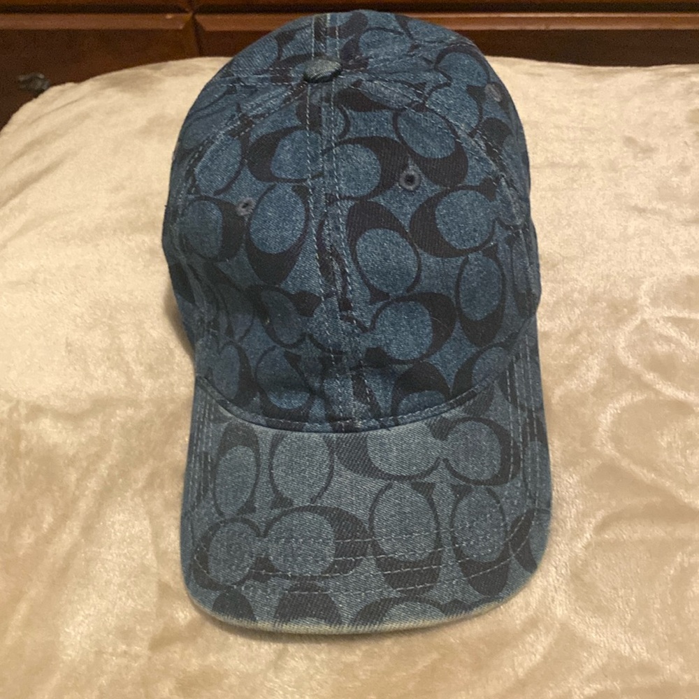 Woman’s coach baseball hat